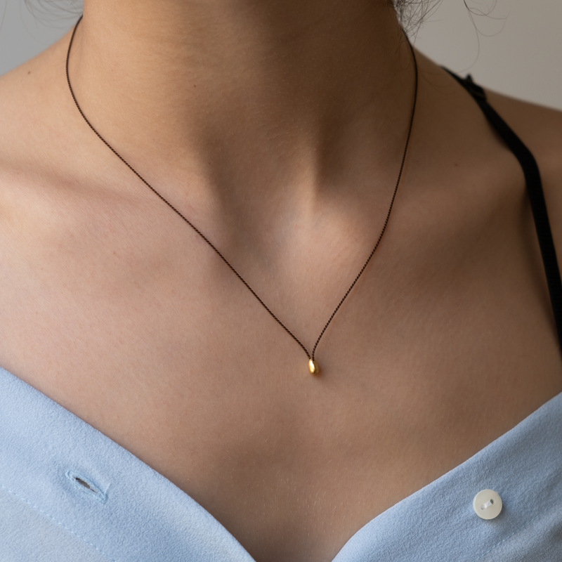 18k Gold droplet Silk Necklace