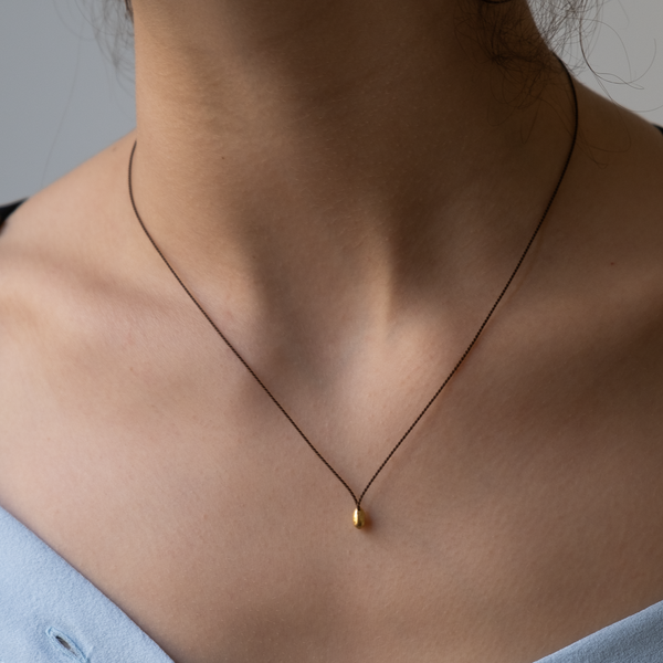 18k Gold droplet Silk Necklace